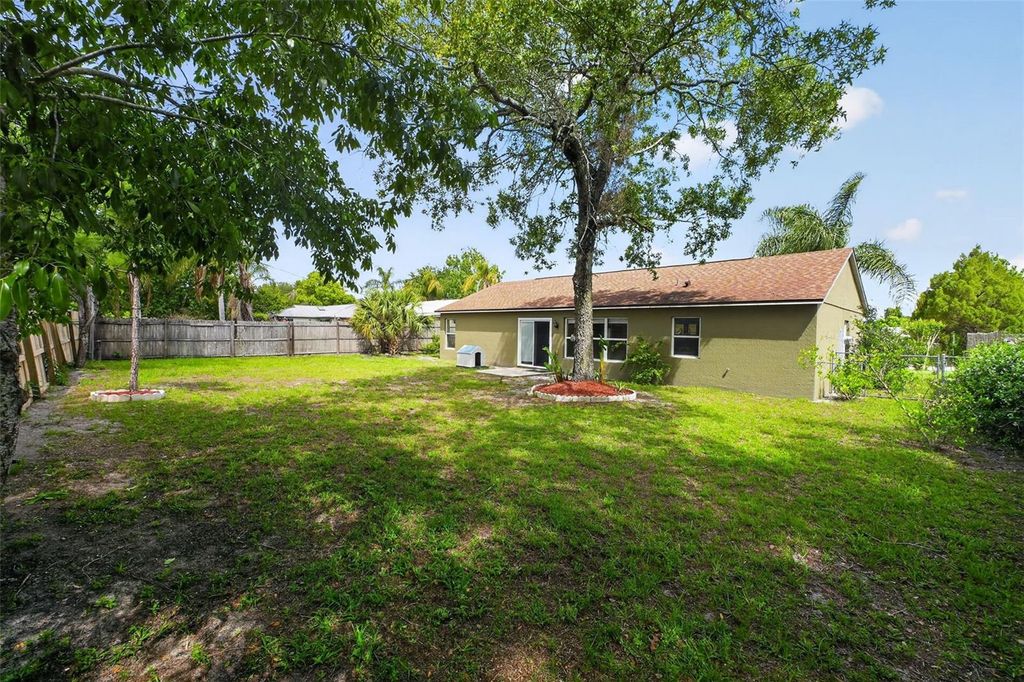 Image 5 of property listing at 3343 CALDWELL STREET, Deltona, FL 32738