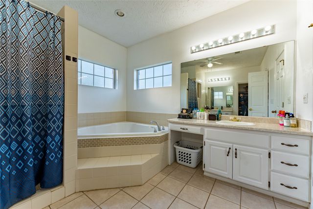 1010 NE 17th Street, Paris, TX 75460