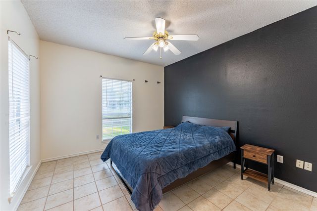 1010 NE 17th Street, Paris, TX 75460