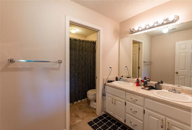 1010 NE 17th Street, Paris, TX 75460