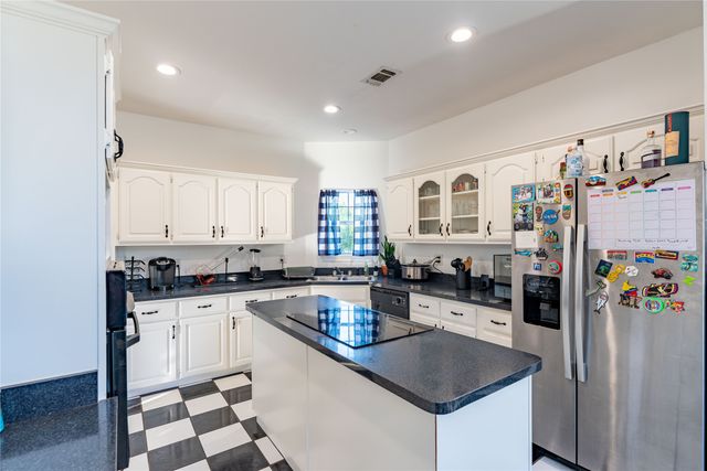 1010 NE 17th Street, Paris, TX 75460
