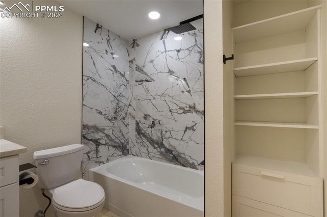 6735 W 2nd Avenue, Lakewood, CO 80226