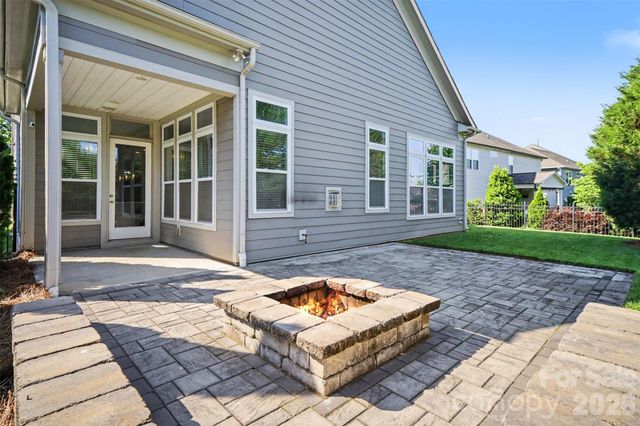 221 Hampton Trail Drive, Fort Mill, SC 29708