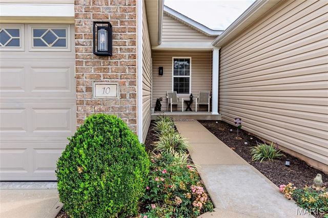 10 Thoreau Court, O'fallon, MO 63366