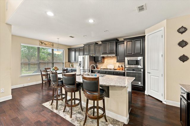 901 Hartford Court, Roanoke, TX 76262