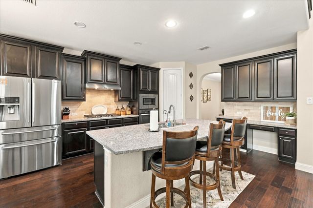 901 Hartford Court, Roanoke, TX 76262