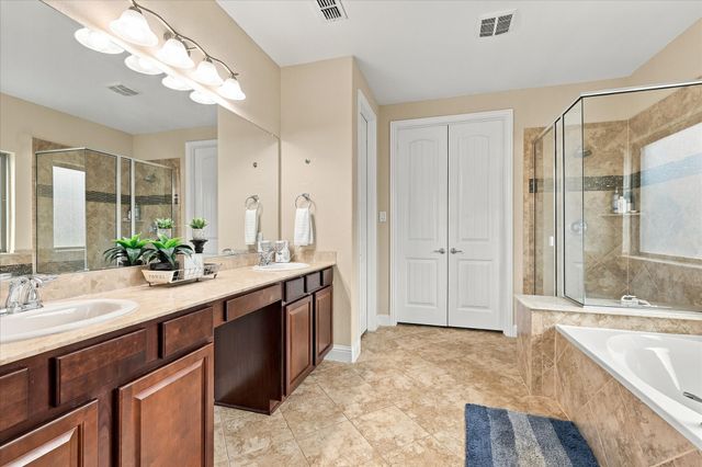 901 Hartford Court, Roanoke, TX 76262