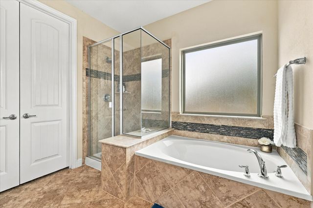 901 Hartford Court, Roanoke, TX 76262