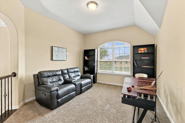 901 Hartford Court, Roanoke, TX 76262