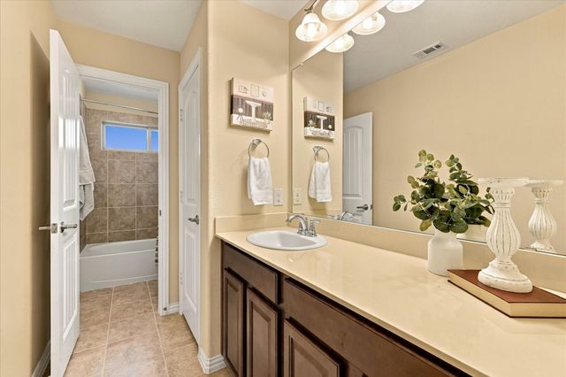 901 Hartford Court, Roanoke, TX 76262