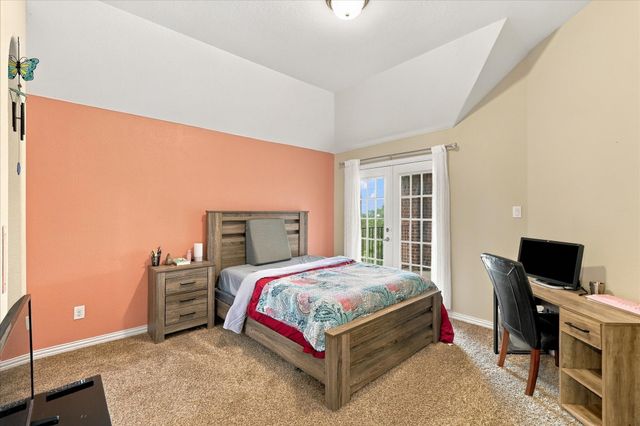 901 Hartford Court, Roanoke, TX 76262