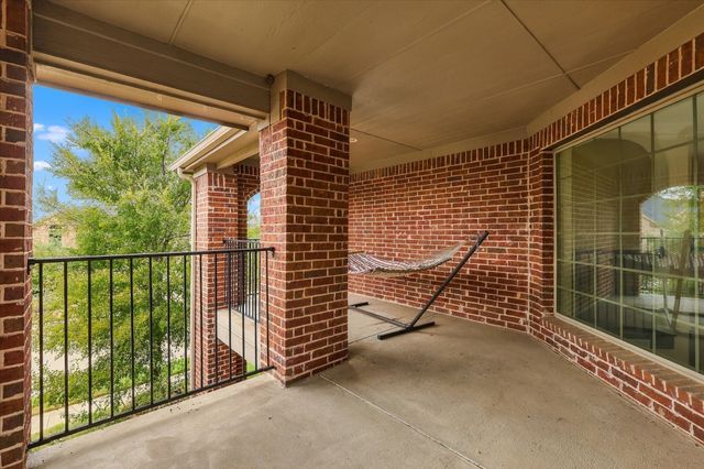 901 Hartford Court, Roanoke, TX 76262