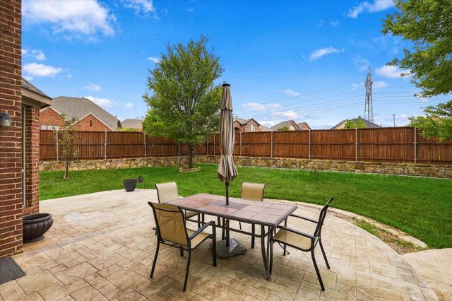 901 Hartford Court, Roanoke, TX 76262