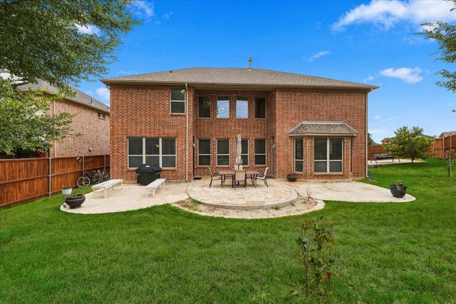 901 Hartford Court, Roanoke, TX 76262