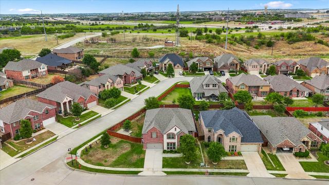 901 Hartford Court, Roanoke, TX 76262