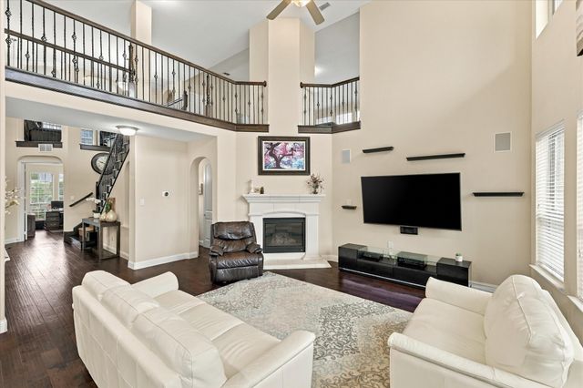 901 Hartford Court, Roanoke, TX 76262