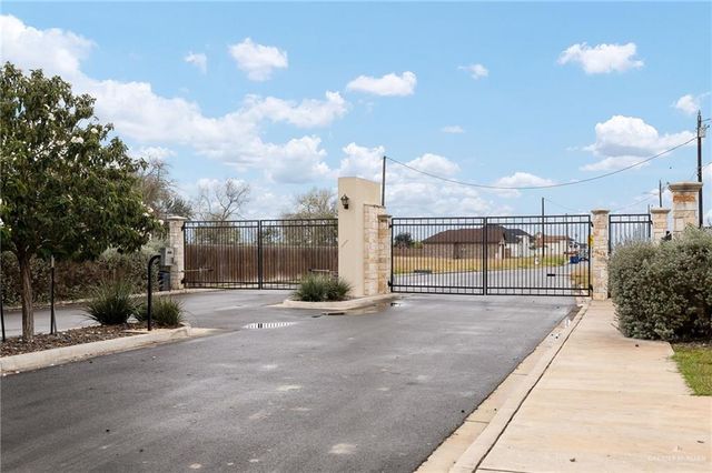 7715 Awesome Avenue, Alamo, TX 78516