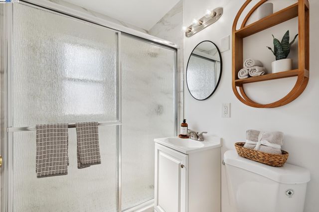 108 Cypress St D, Alameda, CA 94501