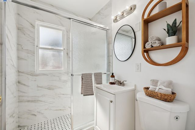 108 Cypress St D, Alameda, CA 94501