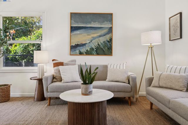 108 Cypress St D, Alameda, CA 94501