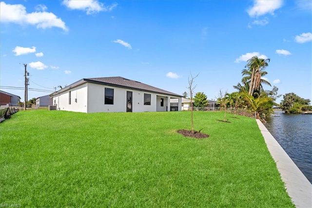 608 SW 20th TER, Cape Coral, FL 33991