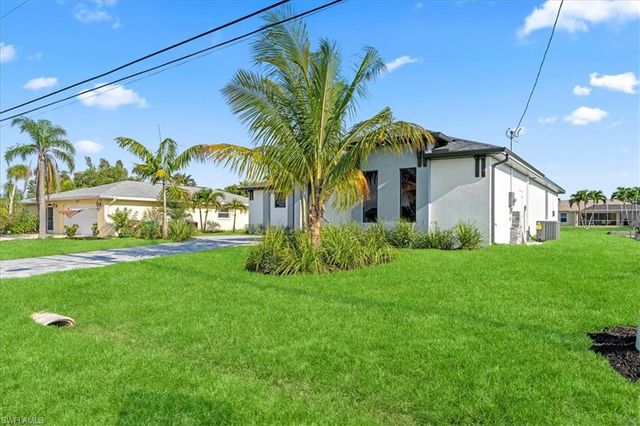 608 SW 20th TER, Cape Coral, FL 33991