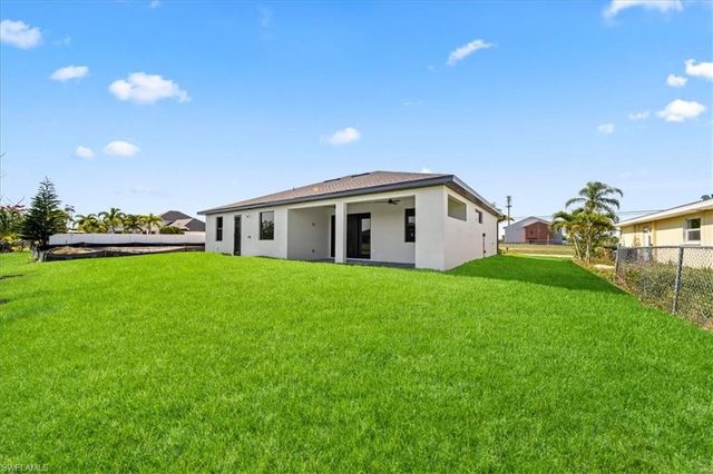608 SW 20th TER, Cape Coral, FL 33991