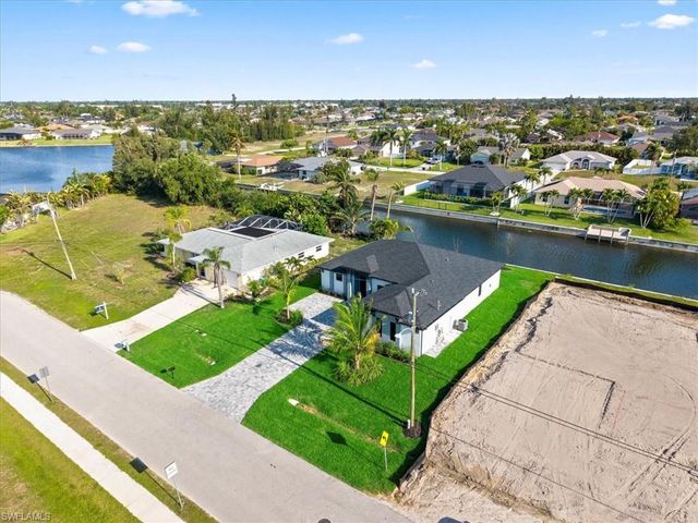 608 SW 20th TER, Cape Coral, FL 33991