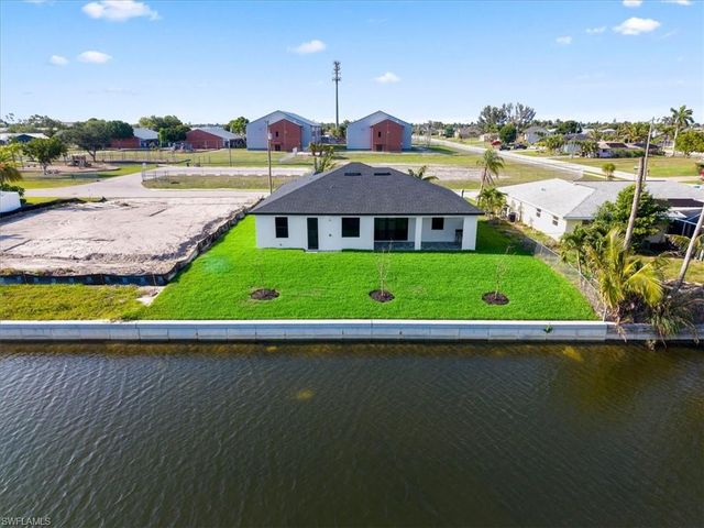 608 SW 20th TER, Cape Coral, FL 33991
