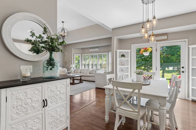 2236 Stowe Circle, Naperville, IL 60564