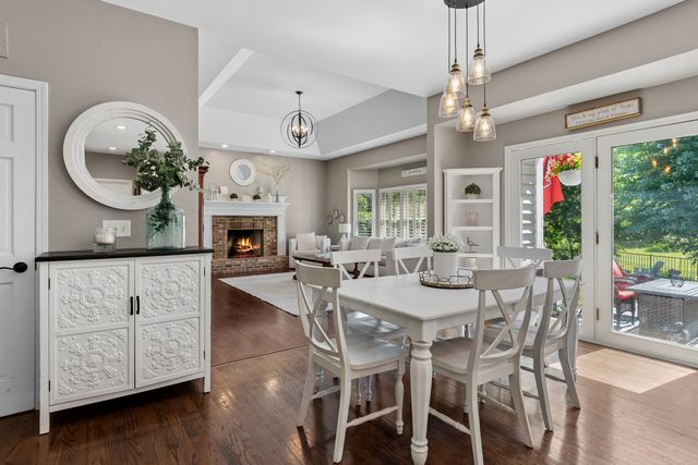 2236 Stowe Circle, Naperville, IL 60564