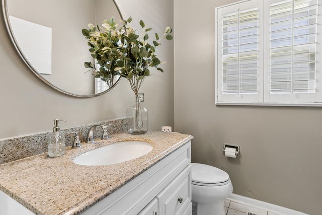 2236 Stowe Circle, Naperville, IL 60564