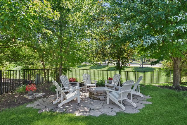 2236 Stowe Circle, Naperville, IL 60564