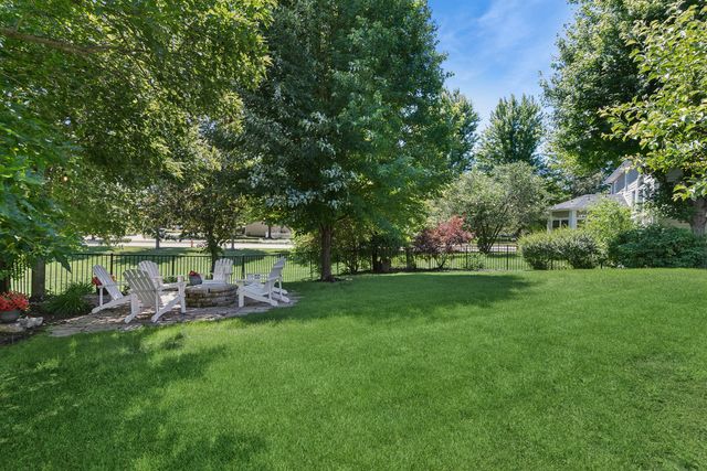 2236 Stowe Circle, Naperville, IL 60564