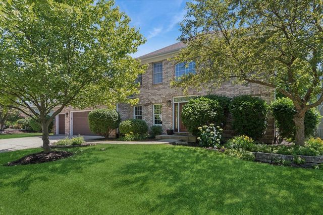 2236 Stowe Circle, Naperville, IL 60564