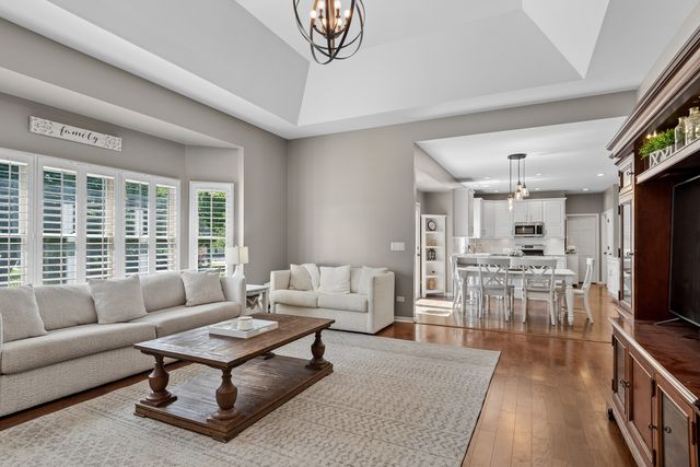 2236 Stowe Circle, Naperville, IL 60564