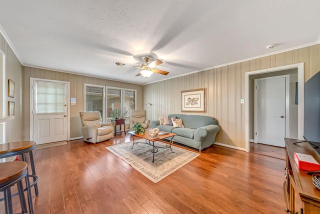 1330 Foxwood Road, Houston, TX 77008