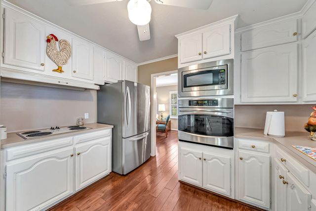 1330 Foxwood Road, Houston, TX 77008