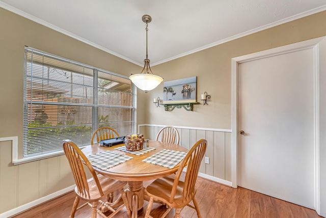 1330 Foxwood Road, Houston, TX 77008