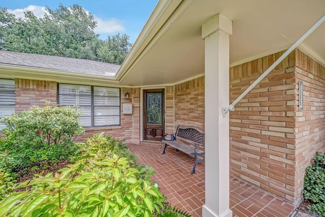 1330 Foxwood Road, Houston, TX 77008