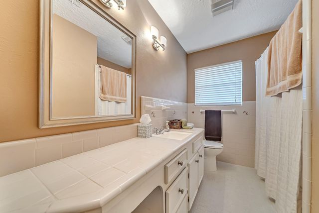 1330 Foxwood Road, Houston, TX 77008