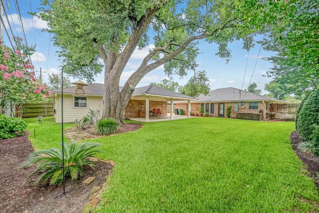 1330 Foxwood Road, Houston, TX 77008