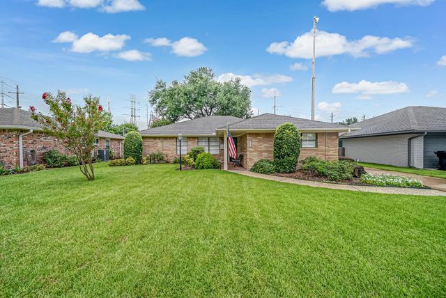 1330 Foxwood Road, Houston, TX 77008