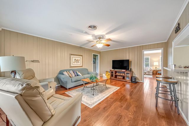 1330 Foxwood Road, Houston, TX 77008