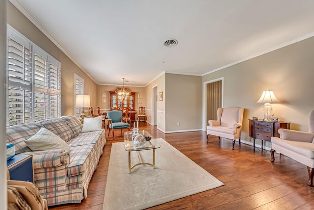 1330 Foxwood Road, Houston, TX 77008