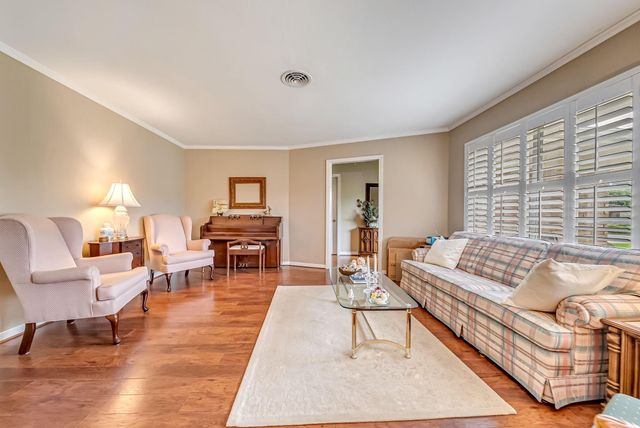 1330 Foxwood Road, Houston, TX 77008