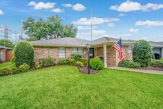 1330 Foxwood Road, Houston, TX 77008