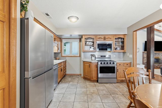 6335 Tanbark Trail, Fort Wayne, IN 46835