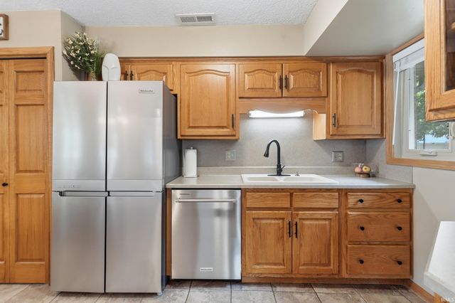 6335 Tanbark Trail, Fort Wayne, IN 46835