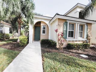 1017 NE 42nd Pl, Homestead, FL 33033